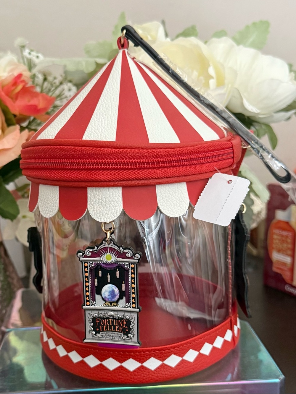 🆕🎪 BATH & BODY WORKS HALLOWEEN CIRCUS CAROUSEL WRISTLET/PURSE. BRAND NEW! - Picture 5 of 8